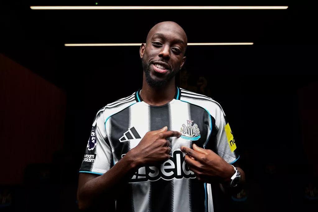 乐鱼官方入口-天空：纽卡在转会窗口关闭前最后30秒才完成维萨的转会