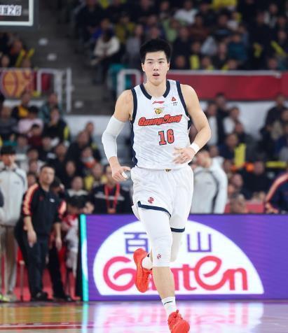 乐鱼官方入口-排队道歉！广东新援用表现回应质疑 5分钟砍10+8太强悍