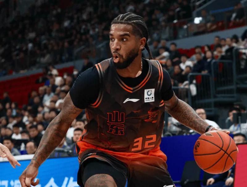 乐鱼app下载-山东外援隐患太大！克里斯情绪波动大，鲍威尔只能高出手换高得分